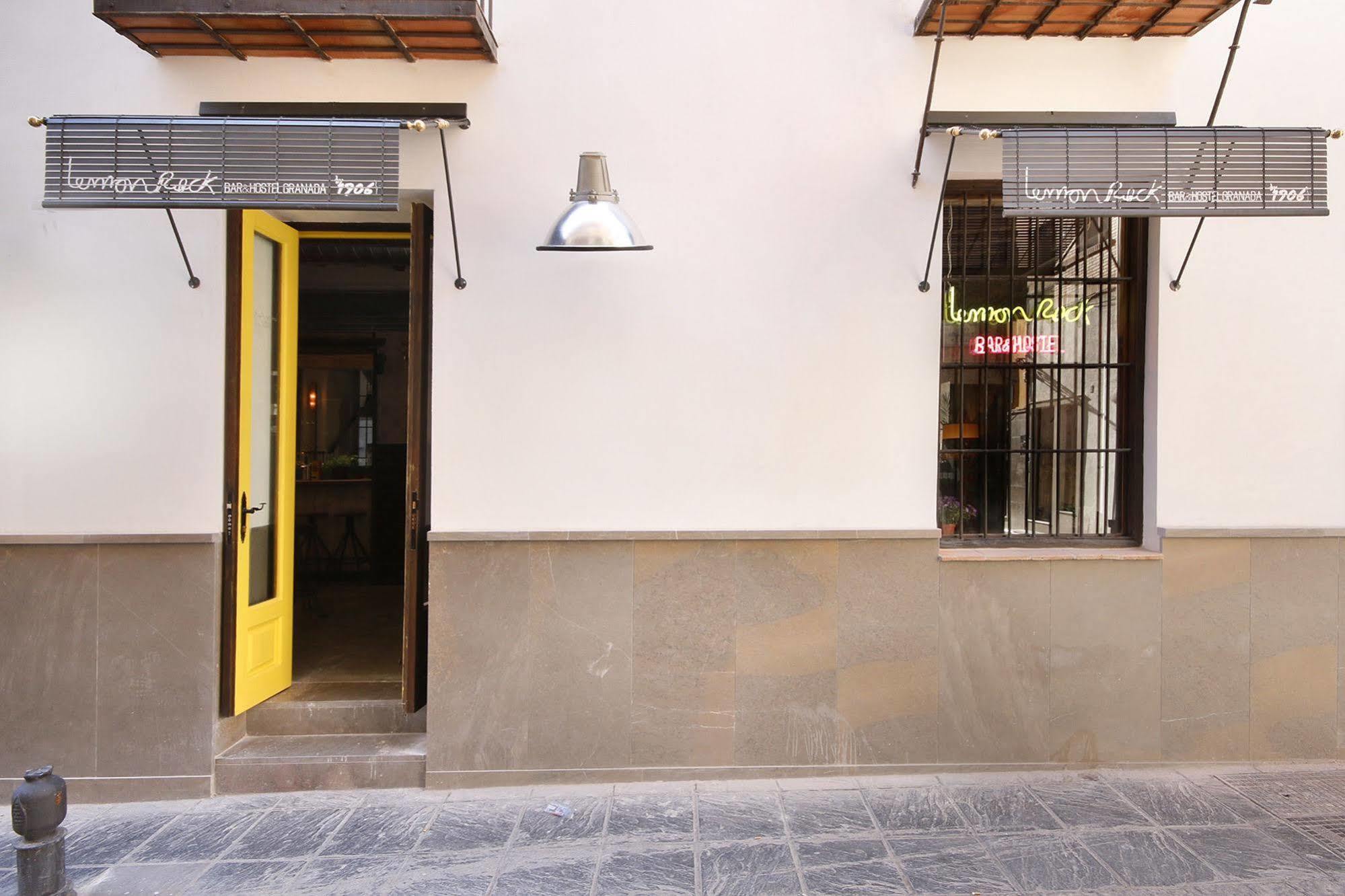 Lemon Rock Hostel Granada Bagian luar foto