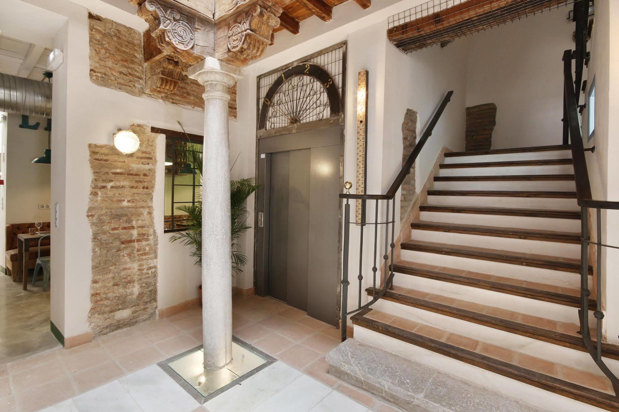 Lemon Rock Hostel Granada Bagian luar foto