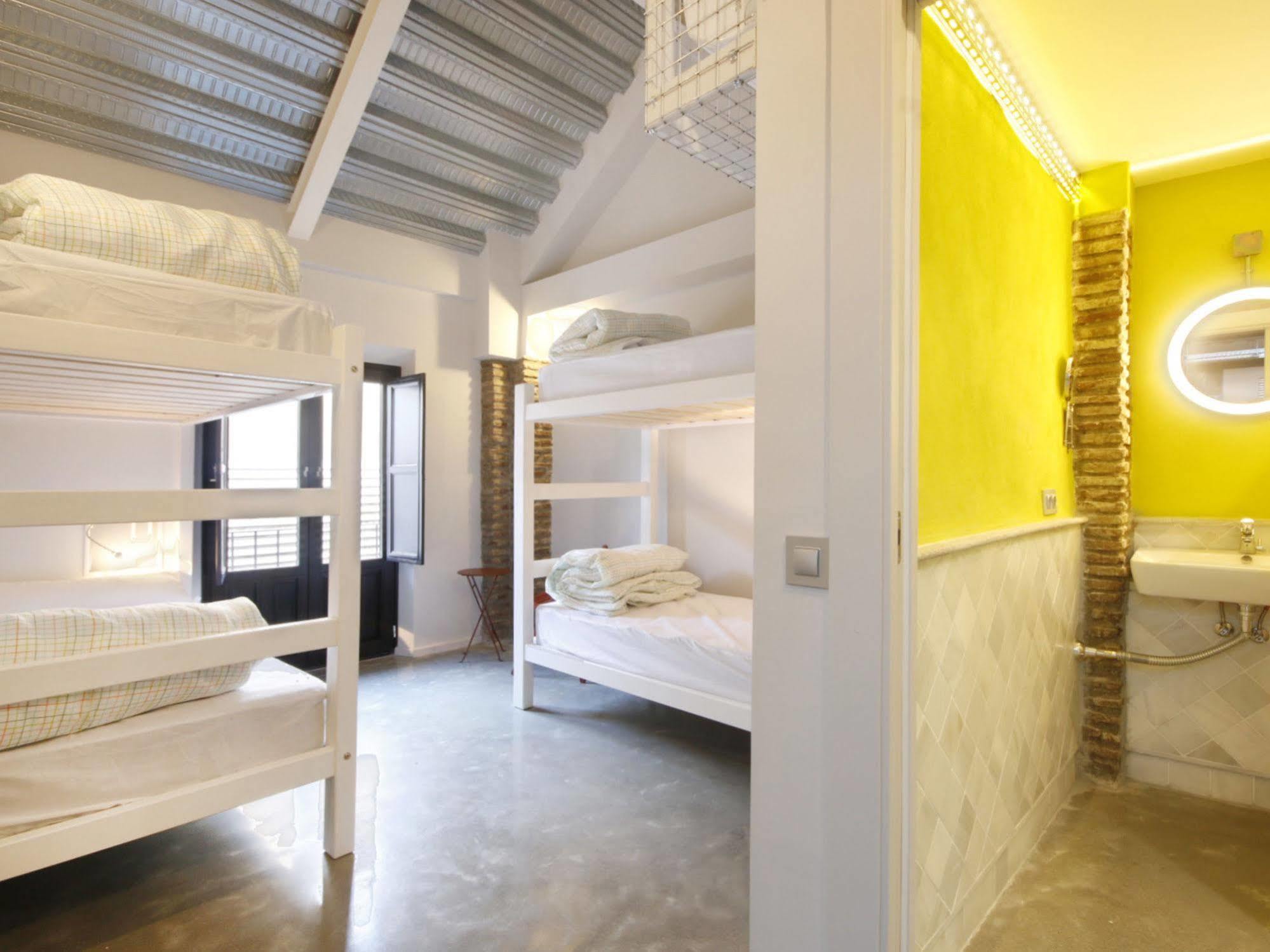 Lemon Rock Hostel Granada Bagian luar foto