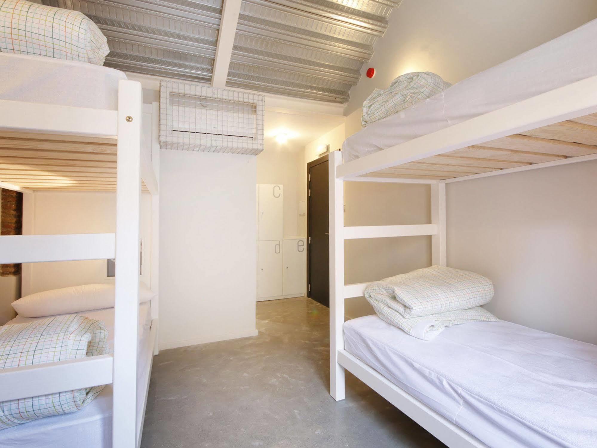 Lemon Rock Hostel Granada Bagian luar foto
